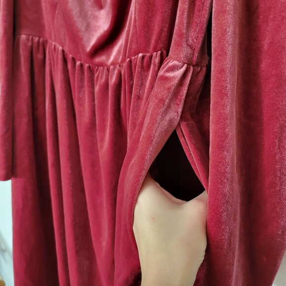Ava & Viv Womens 1X Red Velvet Long Sleeve Dress With Rose Accent - Picture 8 of 9